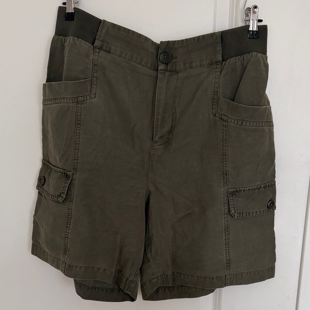 Soft Surroundings Women's Olive Cargo Shorts